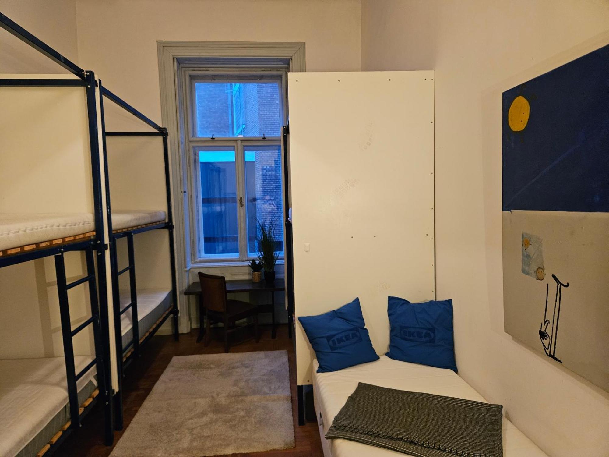 Ligeti Ruin Hostel *